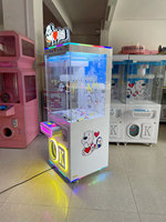 Vente en gros de machine à pince jouets cadeaux vente de magie pour le plaisir jouet en peluche jeu pince machines prix coupe automatique cadeau jeu machine