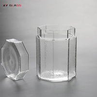 Pot en verre fait main à motif de marteau durable à haute teneur en borosilicate pour le stockage des herbes, du thé et du sucre.