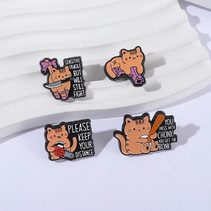 Sming别针可爱危险猫珐琅别针保持距离用喇叭弄乱得到Bonk胸针包衣服徽章珠宝礼品 - Product Image 1
