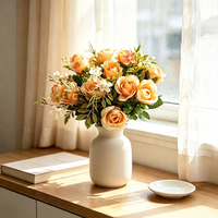 Fanhua Huijin Composition florale artificielle en soie faite à la main, style européen, 5 branches de roses, pour mariage et photographie en extérieur