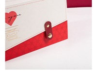 Boîte cadeau en papier avec fermeture magnétique de luxe personnalisée, finition brillante, boîte rigide en métal robuste, taille personnalisée, fabrication artisanale, marque pour vêtements