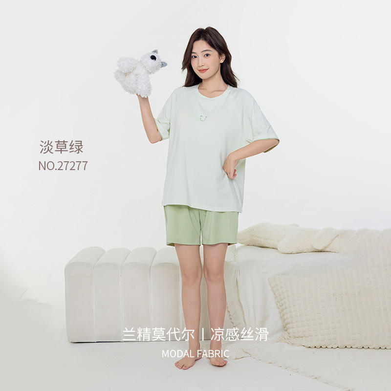 Light grass green (women's) [Silky drape, cool to the touch]