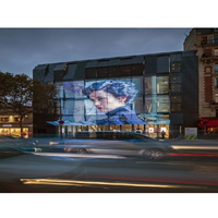 Pantalla de película LED transparente de alto brillo de 5000NITs P3.9 para ventanas de venta al por menor de pared de vidrio 3D