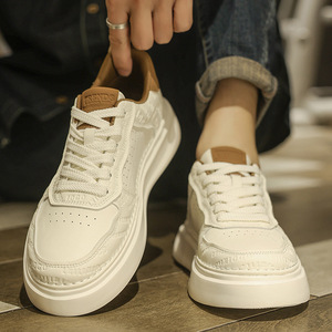 Baskets blanches à lacets pour hommes, style européen et britannique, à semelle épaisse, respirantes, fines, antidérapantes, tendance printemps - Product Image 4