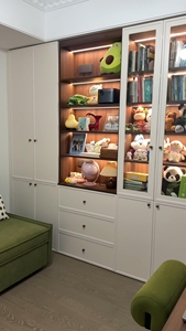 Librería Personalizada Elegante y Espaciosa con Iluminación LED y Puertas de Vidrio, Duradera y de Fácil Instalación para el Hogar Moderno, Oficina y Sala de Estar - Product Image 4