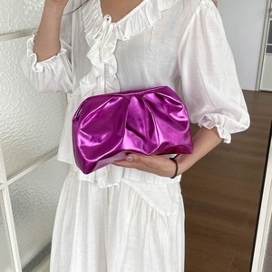 Pochette de maquillage en PU métallisé laser plissé pour femme, forme nuage, avec fermeture éclair, sac cosmétique, pochette de soirée, sac à main - Product Image 6