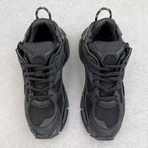 รองเท้าวิ่งผู้ชายรุ่นหรูหรา ปี 2026 รุ่น Track 3.0 ไฟ LED ส่องสว่าง น้ำหนักเบา ระบายอากาศได้ดี รองเท้ากีฬา รองเท้าเดินกลางคืนแบบเรืองแสง - Product Image 5