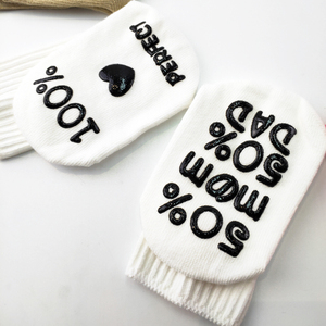 si puede leer esto traer vino de regalo-recién nacido bebé ducha regalo-4 pares unisex Anti-skid citar calcetines - Product Image 3