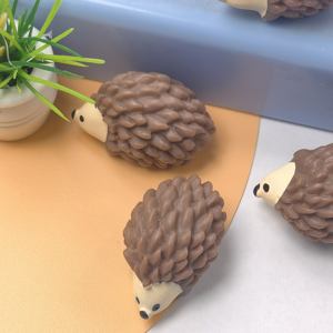 100個セット ミニチュア ミニハリネズミ 動物フィギュア ミニ3Dハリネズミおもちゃ スタチュー フェアリーガーデン ランドスケープ ジュエリーサプライ用 - Product Image 3