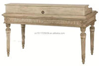 Table de bureau de bureau en bois de chêne en bois massif sculpté de style Louis antique français de haute qualité