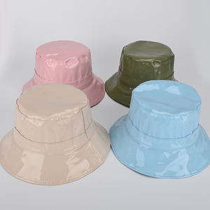 Chapeau Bob en Cuir PU Verni Imperméable de Haute Qualité pour Homme, Style Pêcheur, Lumineux et Tendance, Idéal pour <span class=keywords><strong>l</strong></span>'Extérieur, Vente en Gros - Product Image 2