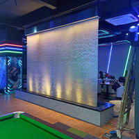 Décor de bar moderne, mur d'art cascade de luxe, écran de séparation en acier inoxydable avec boule à bulles LED