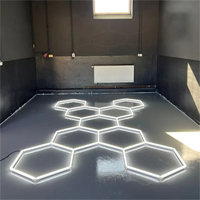 Barre lumineuse LED modulaire hexagonale en nid d'abeille personnalisée pour garage, entrepôt, bureau et jardin