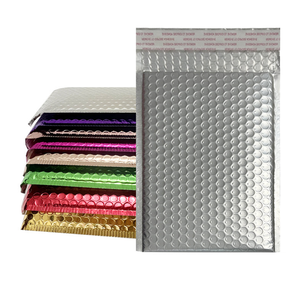 Sobre acolchado metálico de burbujas de polietileno personalizado, bolsas de <span class=keywords><strong>correo</strong></span> biodegradables impermeables, envío de paquetes exprés, <span class=keywords><strong>correo</strong></span> para ropa - Product Image 1