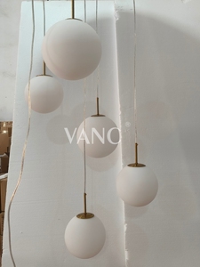 Moderno nordico elegante soffiato a bocca solida globo di vetro opale lampadario integrato lampadario a LED per <span class=keywords><strong>soggiorno</strong></span> tavolo <span class=keywords><strong>da</strong></span> pranzo - Product Image 3