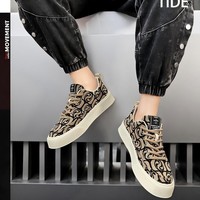 Nouvelles baskets plates pour hommes, tendance mode, sportives, à prix abordable, fabriquées à Fujian, personnalisables, avec semelle intermédiaire vulcanisée en EVA et doublure en mesh.