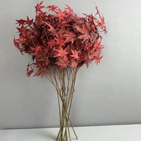 Feuilles d'érable artificielles rouges décoratives 3D de haute qualité pour la décoration
