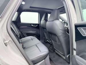 <span class=keywords><strong>Audi</strong></span> Q4 E-tron 40 SUV électrique d'occasion 2024, longue autonomie, véhicule électrique intelligent, prêt à l'exportation, gris sur noir - Product Image 6