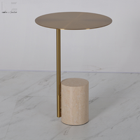 Table d'appoint en travertin au design nordique moderne, table d'appoint populaire, table d'appoint de luxe pour salon avec plateau en acier inoxydable