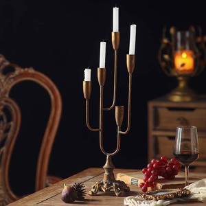 Porte-bougie en fer de style européen à quatre bras pour décorations de dîner romantiques - Product Image 2