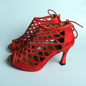 Talons pour femmes coupe creuse talon personnalisé chaussures de danse en satin rouge bottes bottes de danse <span class=keywords><strong>salsa</strong></span> avec perles rouges 9CM - Product Image 6