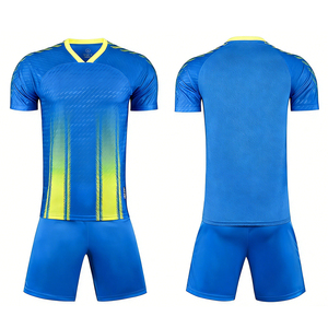 Maillot de football personnalisé avec logo, nom et numéro de l'équipe, tissu respirant et design tendance pour les joueurs - Product Image 3