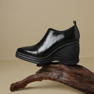 Bottes décontractées rétro et tendance pour femme, imperméables, durables, antidérapantes, style décontracté, avec boucle de ceinture, bout compensé, en cuir véritable - Product Image 5