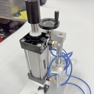 Gran oferta, máquina de prensado de anillo de collar de prensado de tapado neumático, máquina de sellado de botellas de Perfume, máquina de prensado de Cuello medio - Product Image 4