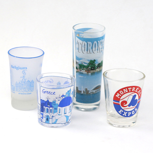 Verres à shot personnalisés avec <span class=keywords><strong>logo</strong></span> imprimé 2oz, souvenir touristique, whisky, <span class=keywords><strong>tequila</strong></span>, verres à shot personnalisés - Product Image 1