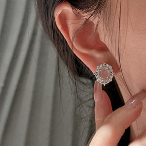 เงินแท้ S925 สไตล์โบราณ ดีไซน์เฉพาะ ประดับลายดอกไม้แกะสลักแบบละเอียด วินเทจ ประดับลายดอกไม้แกะสลักแบบละเอียด - Product Image 2