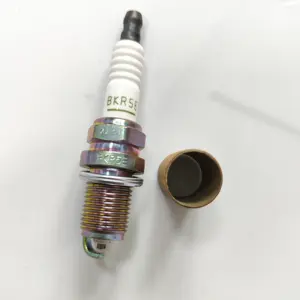 Nhà máy OEM đóng gói chất lượng cao giá rẻ giá Nhật Bản Spark Plug IXUH22