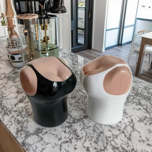Abridor de Botellas de Cerveza Divertido con Diseño de Chicas Sexys, Magnético con Recolector Automático de Tapas para Jugos y Refrescos - Product Image 2
