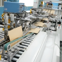 Machine professionnelle de fabrication de sacs en papier à alimentation par feuilles, compatible avec le carton épais et le papier d'art pour l'emballage de luxe