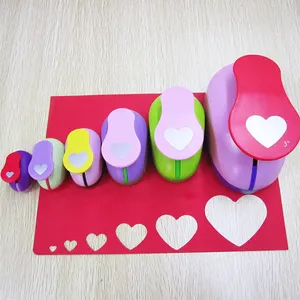 Vente en gros de mini poinçon coeur pour papier perforateur décoratif en mousse Eva perforateur pour papier artisanal