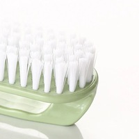 Brosse de nettoyage multi-usages à poils souples avec manche en plastique pour lavabo de salle de bain, cuisine, sol, buanderie et toilettes