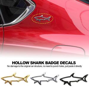 Autocollant de Voiture Métal 3D, Design Creux Poisson Requin, Emblème Badge Décalque pour Automobiles, Motos, Bouchon de Réservoir et Accessoires - Product Image 2