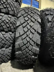 A fábrica chinesa fabrica pneus de borracha de alta qualidade estáveis 425/85R21 pneus off-road