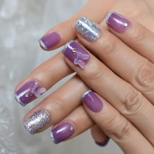 <span class=keywords><strong>Uñas</strong></span> postizas moradas de cobertura completa <span class=keywords><strong>con</strong></span> decoración de mariposas, <span class=keywords><strong>uñas</strong></span> postizas francesas <span class=keywords><strong>con</strong></span> purpurina Squoval corta Ombre - Product Image 2