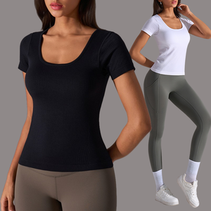 Nuovo Logo personalizzato a coste sport a maniche corte t-shirt da donna sottile con collo quadrato sportivo Top Yoga con imbottito - Product Image 2