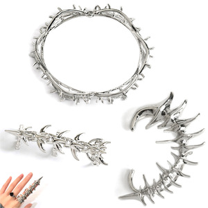 3 pièces de boucles d'oreilles à clip en forme d'os de dragon punk <span class=keywords><strong>pour</strong></span> femmes, sans perçage, bijoux de rue hip-hop, anneau et bracelet - Product Image 1