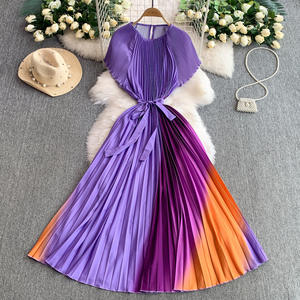 Une robe dégradée <span class=keywords><strong>à</strong></span> la mode pour les femmes en été, avec une taille cintrée et un grand ourlet plissé - Product Image 6