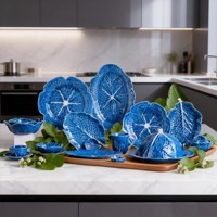 Service de table en céramique écologique bleu clair à motif de style européen, assiettes et bols en forme de pétale, luxe pour la maison, compatible micro-ondes, élégant