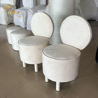 Ensemble de meubles de restaurant de luxe NIKA, meubles en bois blancs ronds pour banquet d'hôtel, canapé avec coussin en velours, chaises