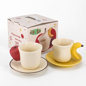 Ensemble tasse et soucoupe en céramique créative banane-pomme, idéal pour le bureau, pour couple, cadeau d'anniversaire pour femme - Product Image 3