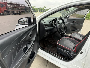 <span class=keywords><strong>Toyota</strong></span> <span class=keywords><strong>YARIS</strong></span> L <span class=keywords><strong>2017</strong></span> 1.5E CVT Sport Edition Essence Hatchback d'occasion en bon état – Voiture compacte fiable <span class=keywords><strong>à</strong></span> <span class=keywords><strong>vendre</strong></span> - Product Image 6