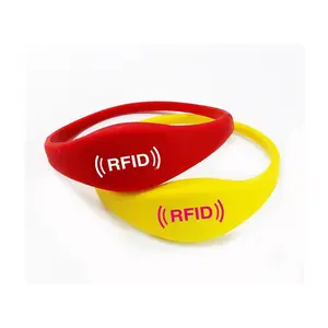 Çocuk izleme silikon RFID bileklik 13.56khz NFC bilezik
