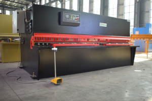 Cizalla De Metal Para Corte Không Thể Oxy Hóa QC12K 16X3200 - Product Image 6