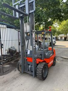 Chariot élévateur diesel HELI 3 tonnes avec boîte de vitesses, moteur et roulement certifiés CE ISO9001, équipement robuste avec moteur Isuzu pour entrepôt - Product Image 3