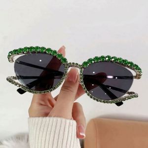 Gafas de Sol Cuadradas Brillantes de Lujo con Logotipo Personalizado, Cristales de Estrás, Protección UV400, Marco de PC+Metal, Multicolor, 56x40mm, Unisex - Product Image 2