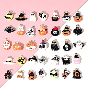Ciondoli in Resina a Tema Halloween: Pipistrello, Zucca, Fantasma e Ragno - Accessori Fai-da-te per Gioielli con Colla Epossidica per Collane, Bracciali e Portachiavi - Product Image 4